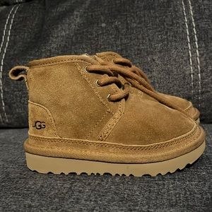 Toddler size 8c brown Uggs.
